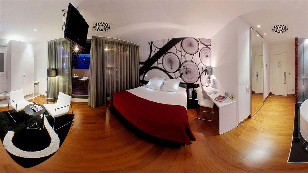 Hotel Bcn Design Barcelona Buitenkant foto A room at the hotel