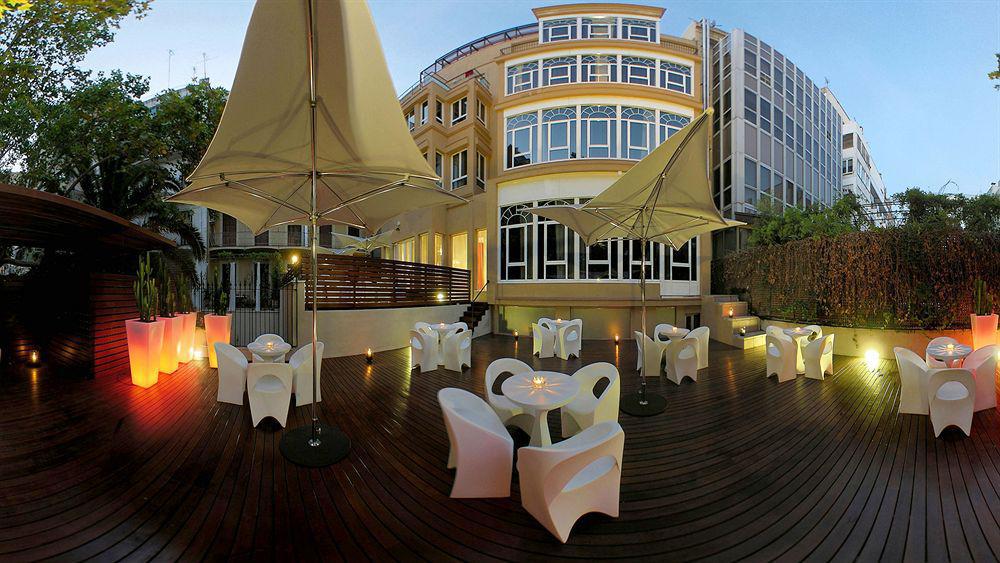 Hotel Bcn Design Barcelona Buitenkant foto The hotel's rooftop bar