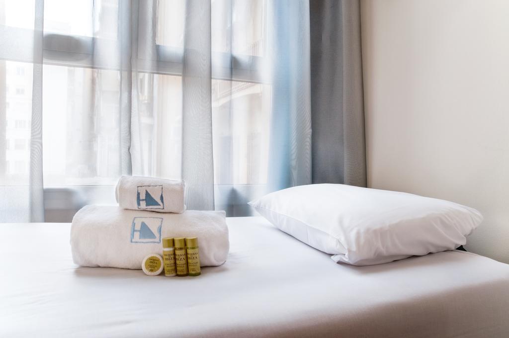 Hotel Bcn Design Barcelona Buitenkant foto A massage bed
