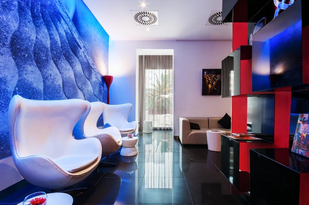 Hotel Bcn Design Barcelona Buitenkant foto The interior of the hotel